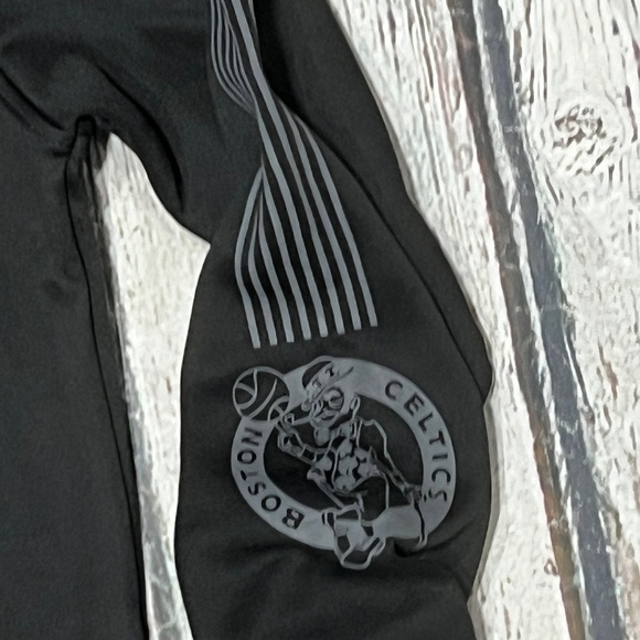 Boston Celtics NBA Basketball Hoodie Pullover Sweatshirt Jumper - Picture 4 of 5